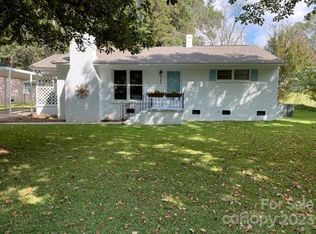 721 Vanderbrook Rd, Charlotte, NC 28215