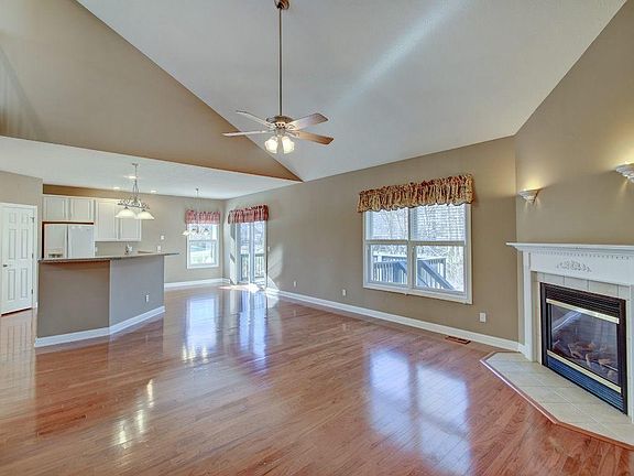 4th image of 2110 Corsican Cir