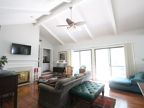 4th image of 107 Ashford Pl