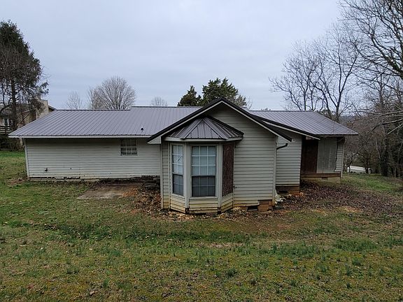 3rd image of 1316 Whittbier Dr