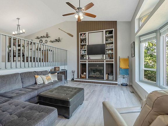 4th image of 4608 S Willamette Ct