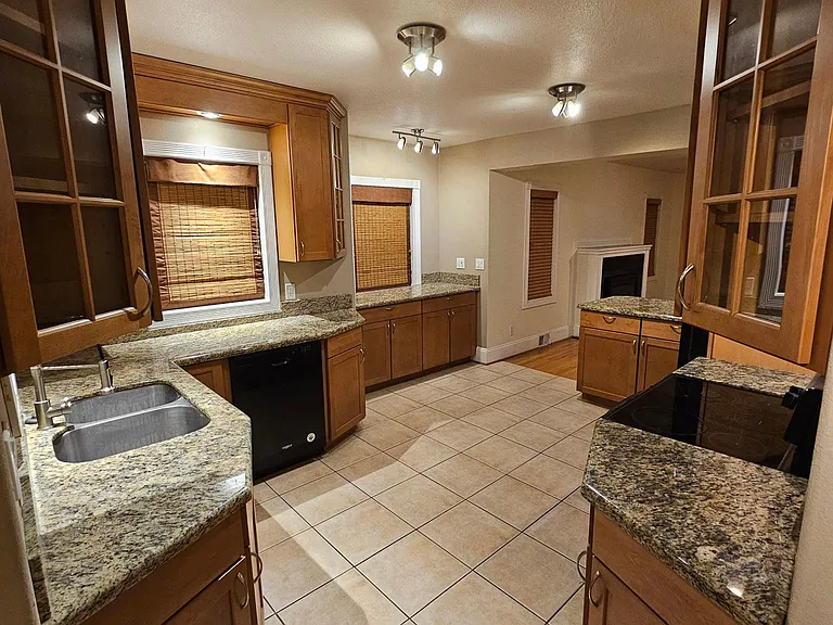 6306 SW 30th Ave — Photo 15