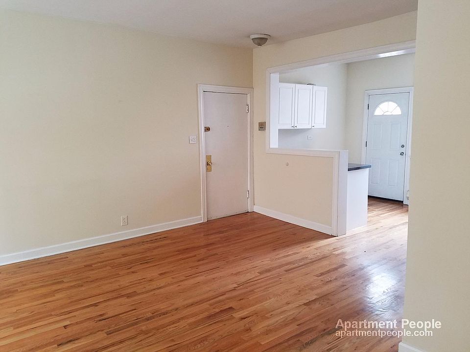 1st image of 723 1/2 W Barry Ave APT 1B