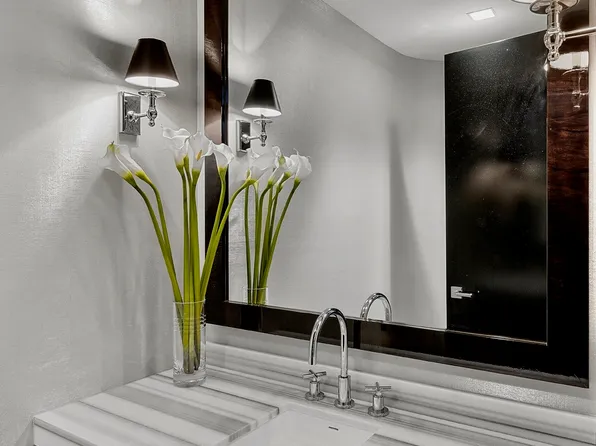 252 East 57th Street image 16 of 19