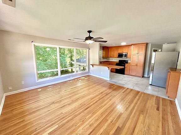 5th image of 2707 Garvin Rd NW