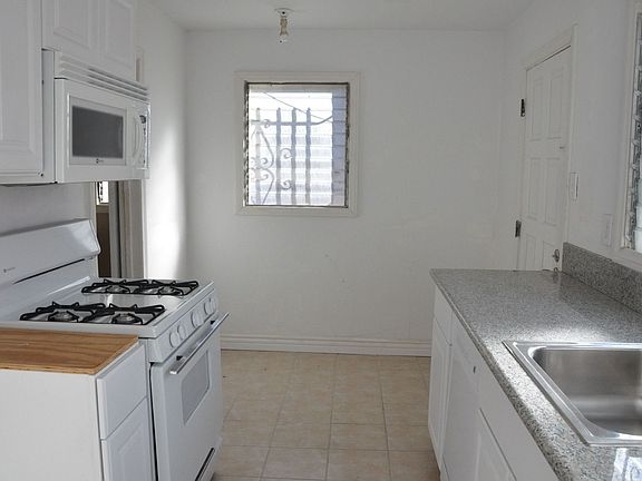 Vacant Unit Kitchen