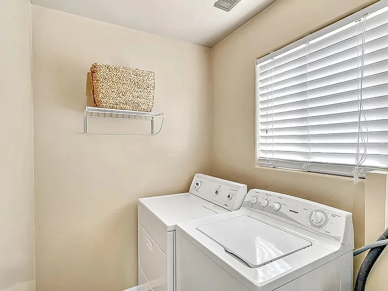 1420 Pinyon Ave — Photo 19
