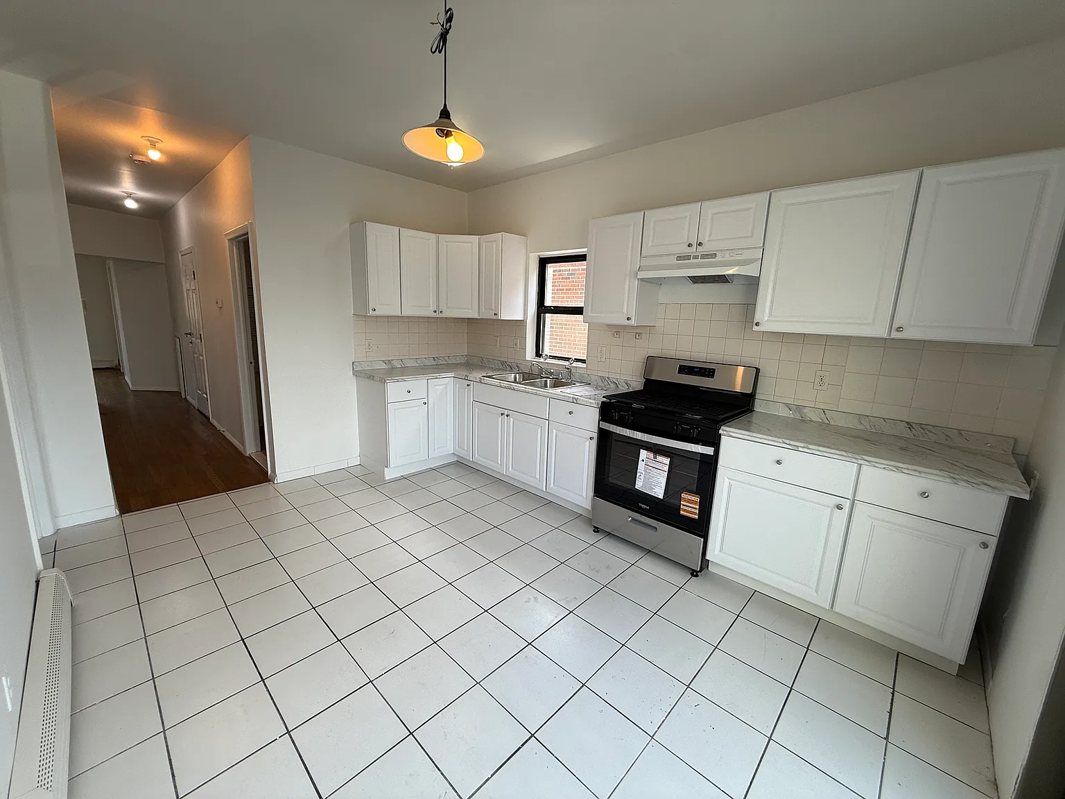 3 bed, $2,000 — Photo 3