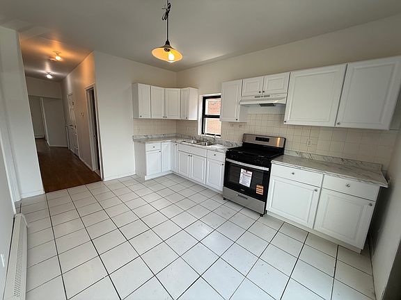 3rd image of 88 Garrison St Floor 2