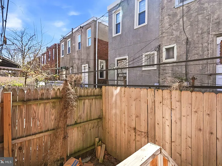 1406 S Allison St — Photo 29