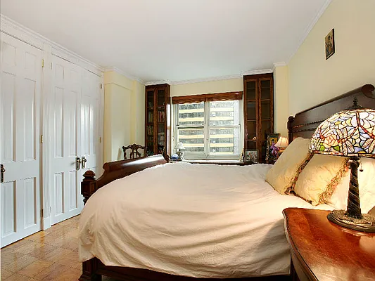 Sold by Sotheby's International Realty | media 11