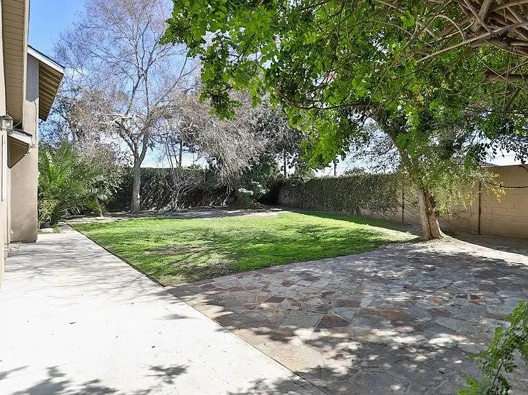 9390 Heather Ave — Photo 15