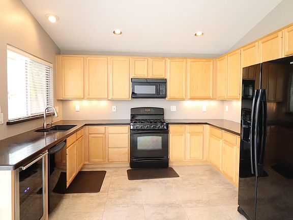 3rd image of 2841 S Camellia Dr #85248