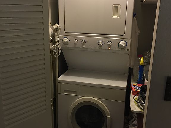 4th image of 204 47th Avenue Dr W APT 327