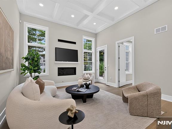3rd image of 15 Muirfield Lane