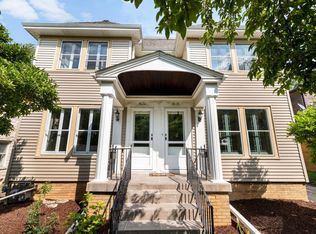 6118 W Wisconsin Ave #6120, Milwaukee, WI 53213