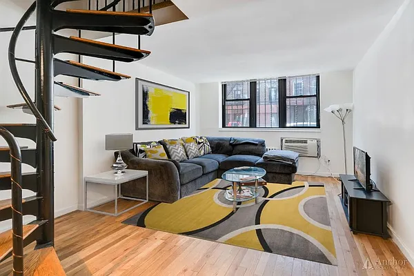 Rented by Anchor Associates | media 23