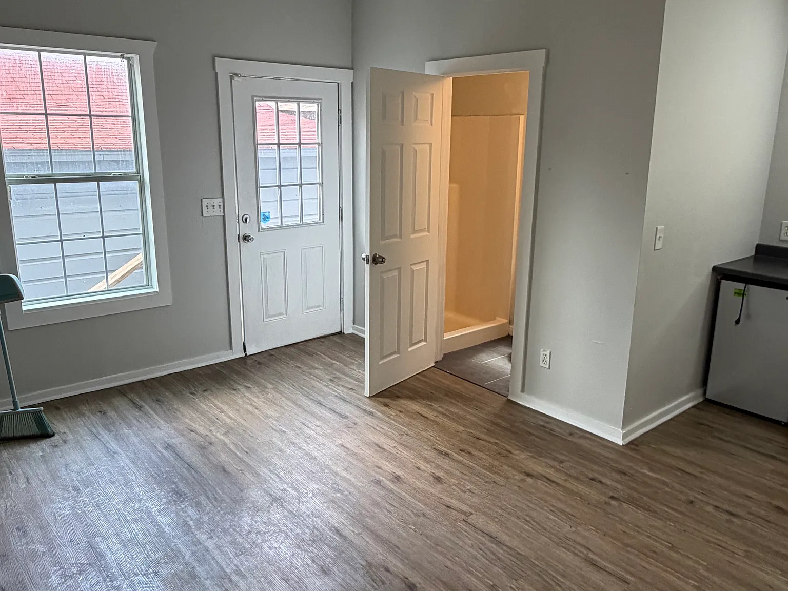 Studio, 250 sqft, $825 — Photo 4