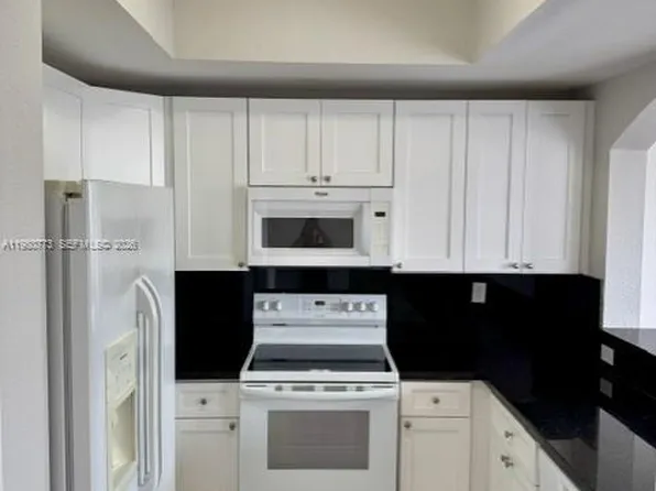 8826 W Flagler St APT 227, Miami, FL 33174