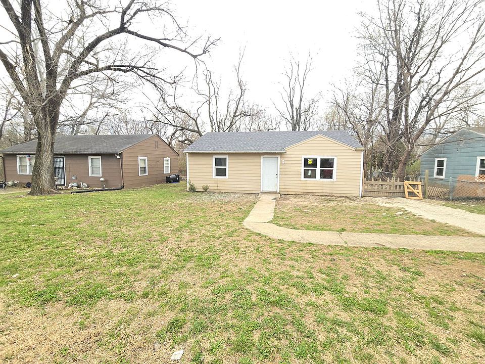 1st image of 513 SE Pinecrest Dr