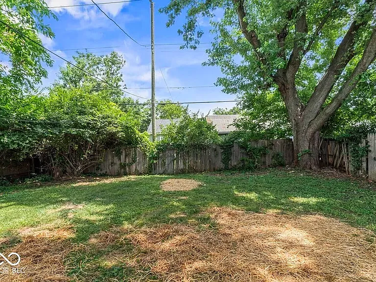 2257 N Tibbs Ave — Photo 16