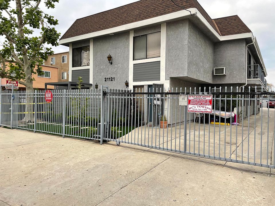 1st image of 21121 Bassett St