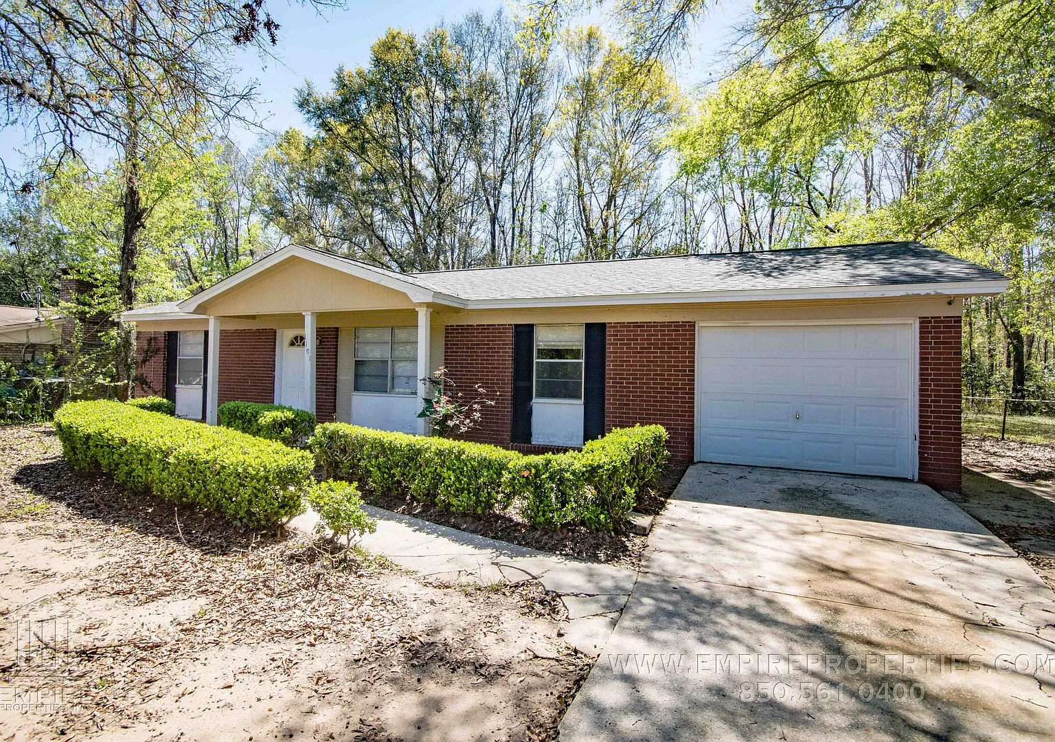 Spacious brick home off of South Monroe — Photo 2