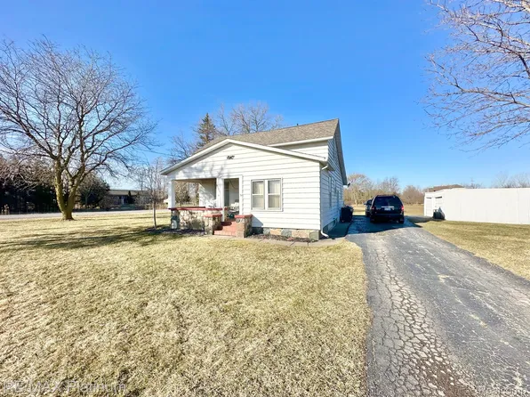 6009 Webster Rd, Flint, MI 48504