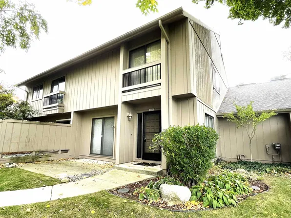 2325 Bay Woods Ct, Bay City, MI 48706