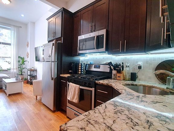 2nd image of 239 W 123rd St #2R