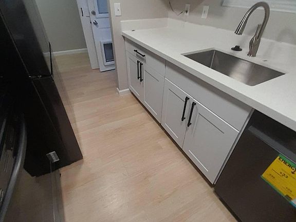 5th image of 7126 N 19TH Avenue #198