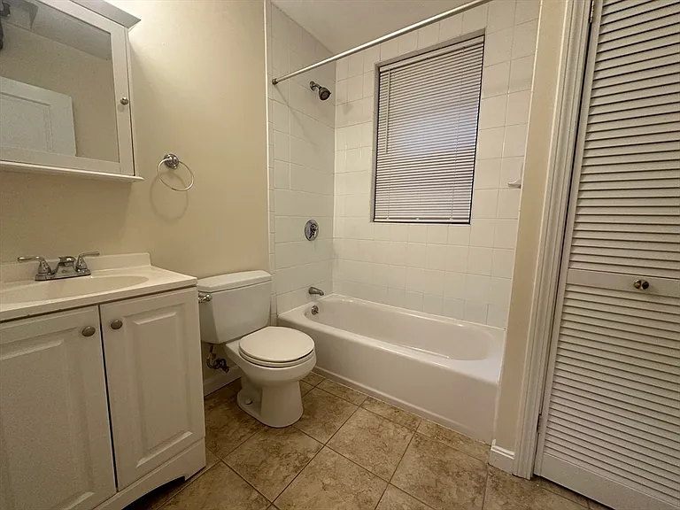 25 Peterborough St #9 — Photo 6