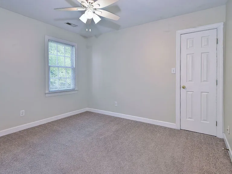 44 Dryden Dr — Photo 32