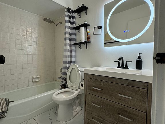4th image of 9386 Bay Colony Dr APT 1S