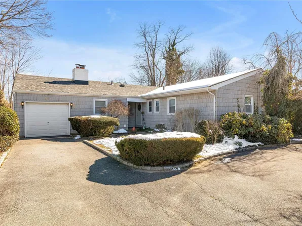 215 Little East Neck Road, Babylon, NY 11702