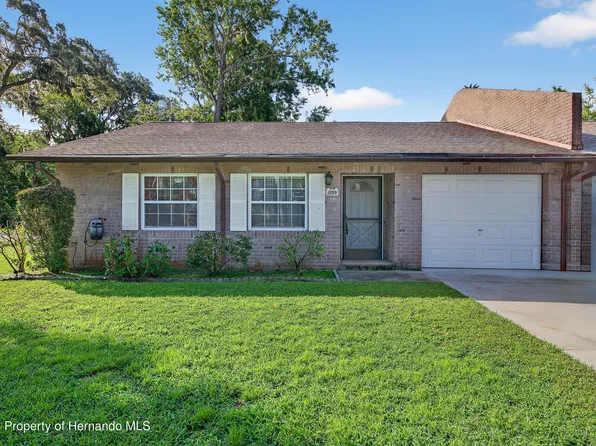 901 Kingsport Ct, Holly Hill, FL 32117