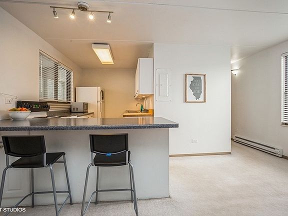 4th image of 326 W Miner St APT 2B