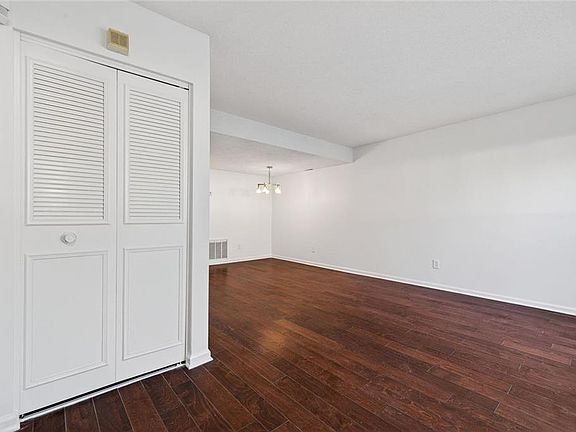 5th image of 4438 Chowning Way