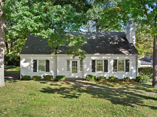 1672 North 124th STREET, Wauwatosa, WI 53226