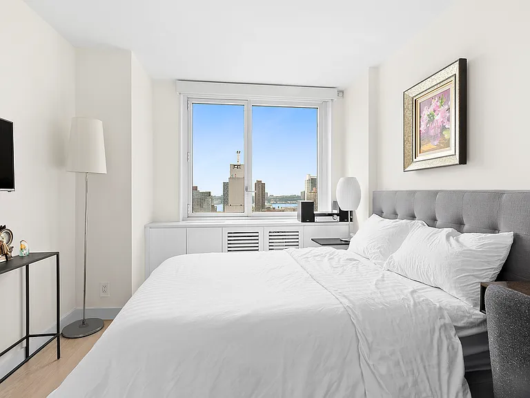 301 W 53rd St #23B — Photo 6