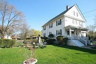 3rd image of 140 Franklin Ave