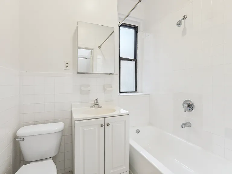 628 W 151st St #6G — Photo 6