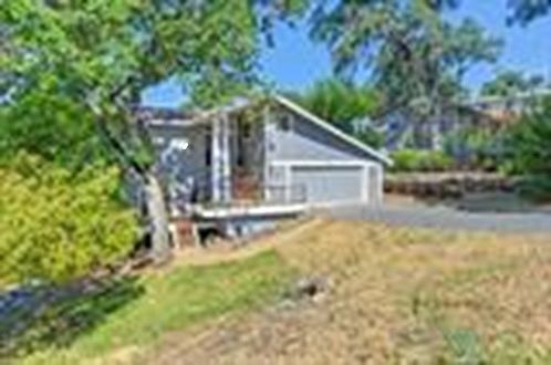 3rd image of 23986 Oakmont Way