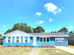 5808 Dove Dr, Hope Mills, NC 28348