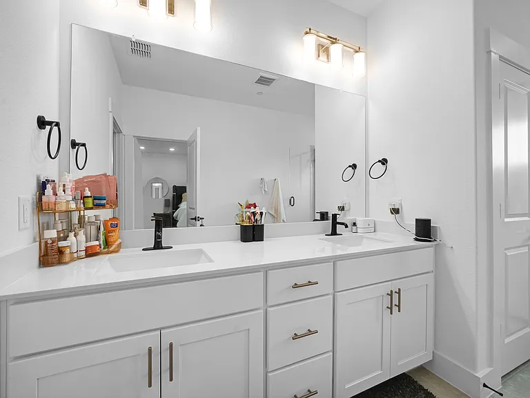 2628 Red Tailed Hawk Ln — Photo 13