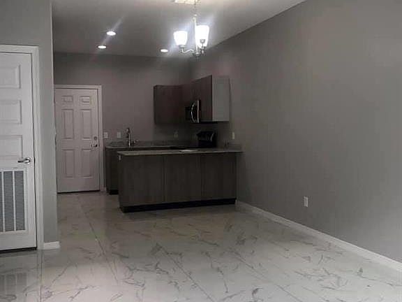 2nd image of 4000 Hawthorne Ave APT 1