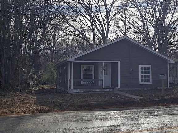 2nd image of 804 E Broadway St