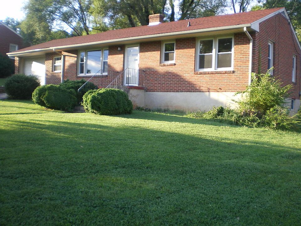 1st image of 3828 Green Valley Dr
