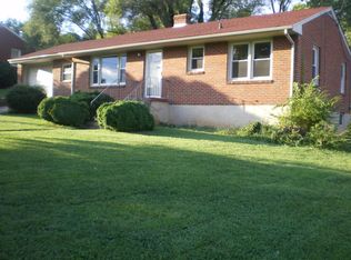 3828 Green Valley Dr, Roanoke, VA 24018