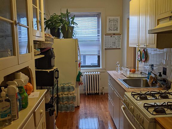 2nd image of 407 Woodstock Ave APT 3